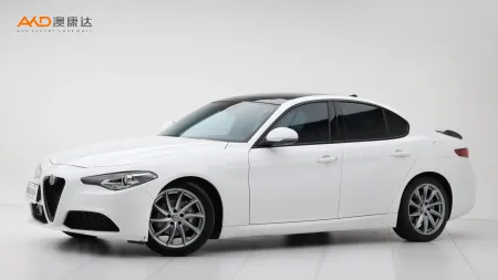 二手阿尔法·罗密欧 Giulia 200HP 豪华版